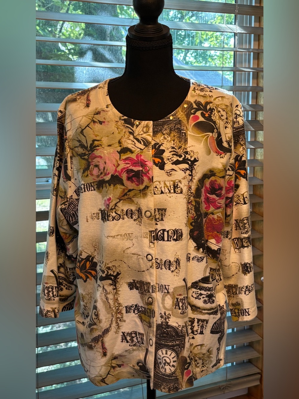 Button-Front Floral Script Print Women's Top - Cream/Pink